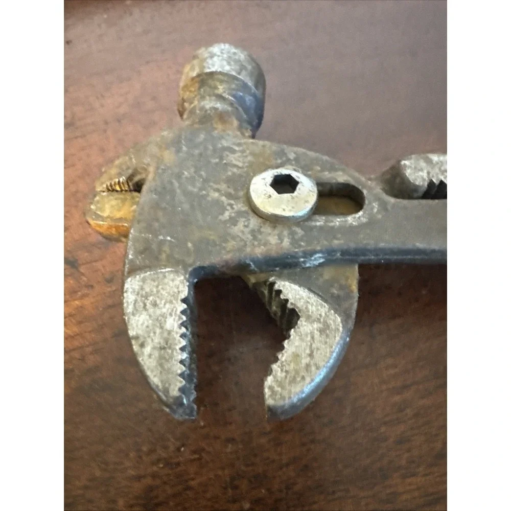 Vintage Fencing Pliers Multi-Tool Hammer Wire Cutter Red Grips Industrial
